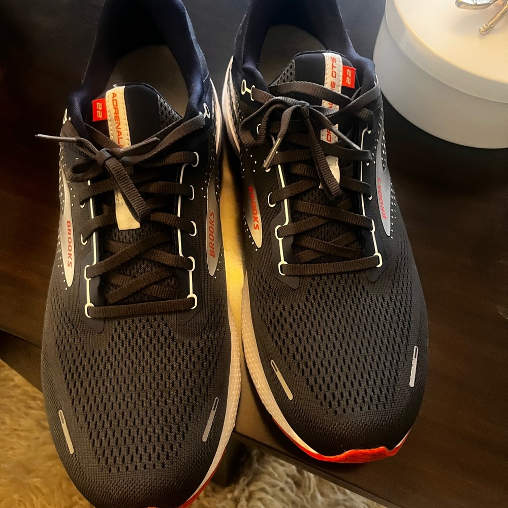 Brooks Black  Athletic Shoes never worn new w/o tags